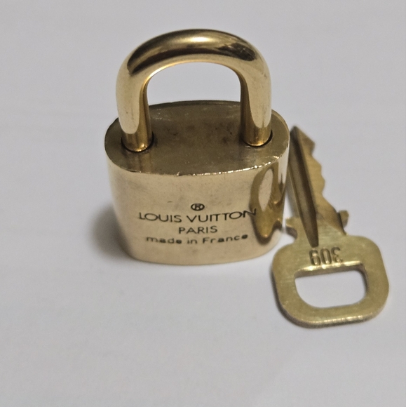 Louis vuitton Lock and key 300's Series - Picture 6 of 16